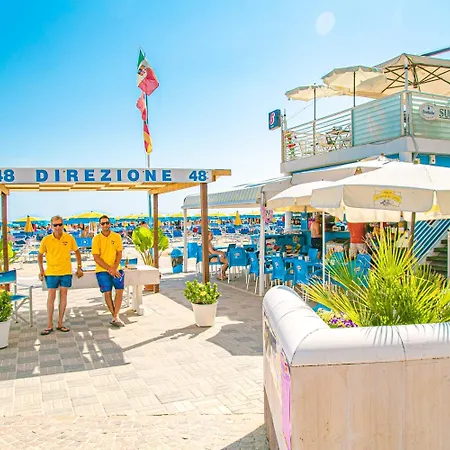 Ambasciatori فندق بيلاريا-إيجيا مارينا