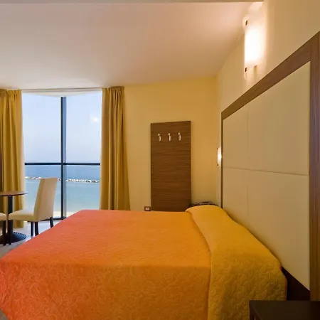 Hotel Ambasciatori - Bianchi 3*