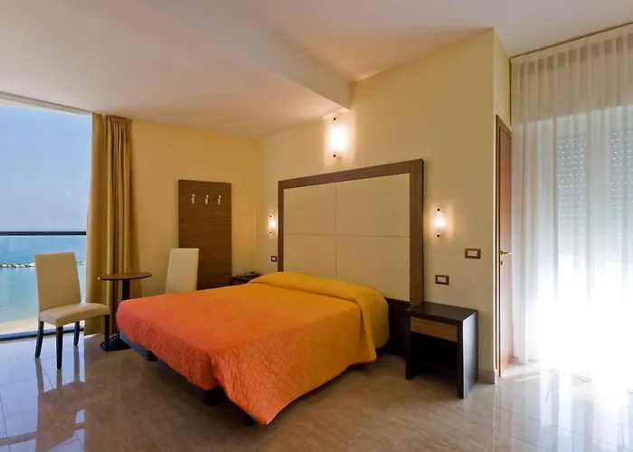 Ambasciatori - Bianchi 3* بيلاريا-إيجيا مارينا